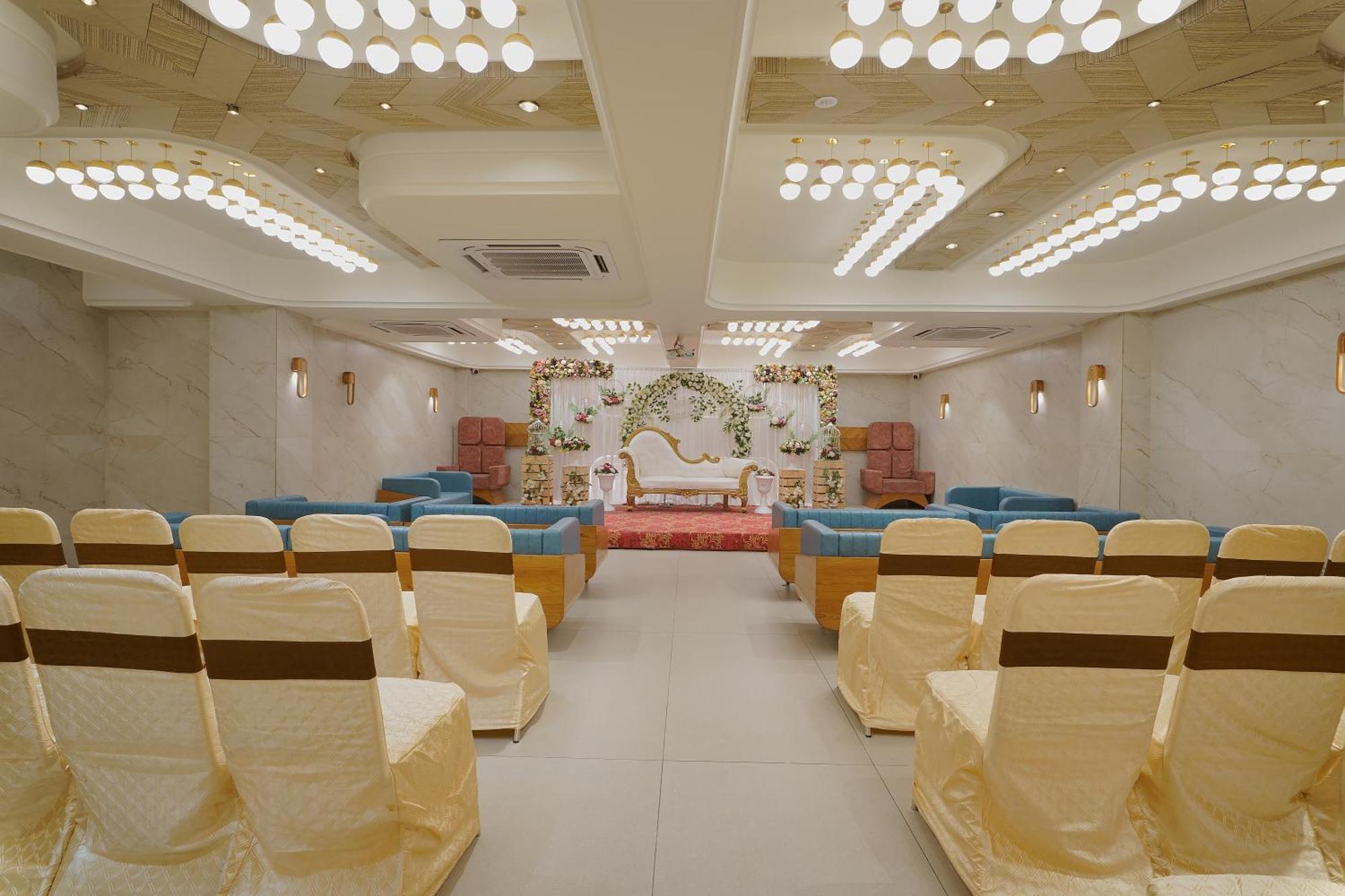 Artilla Inn Amhedabad Dış mekan fotoğraf