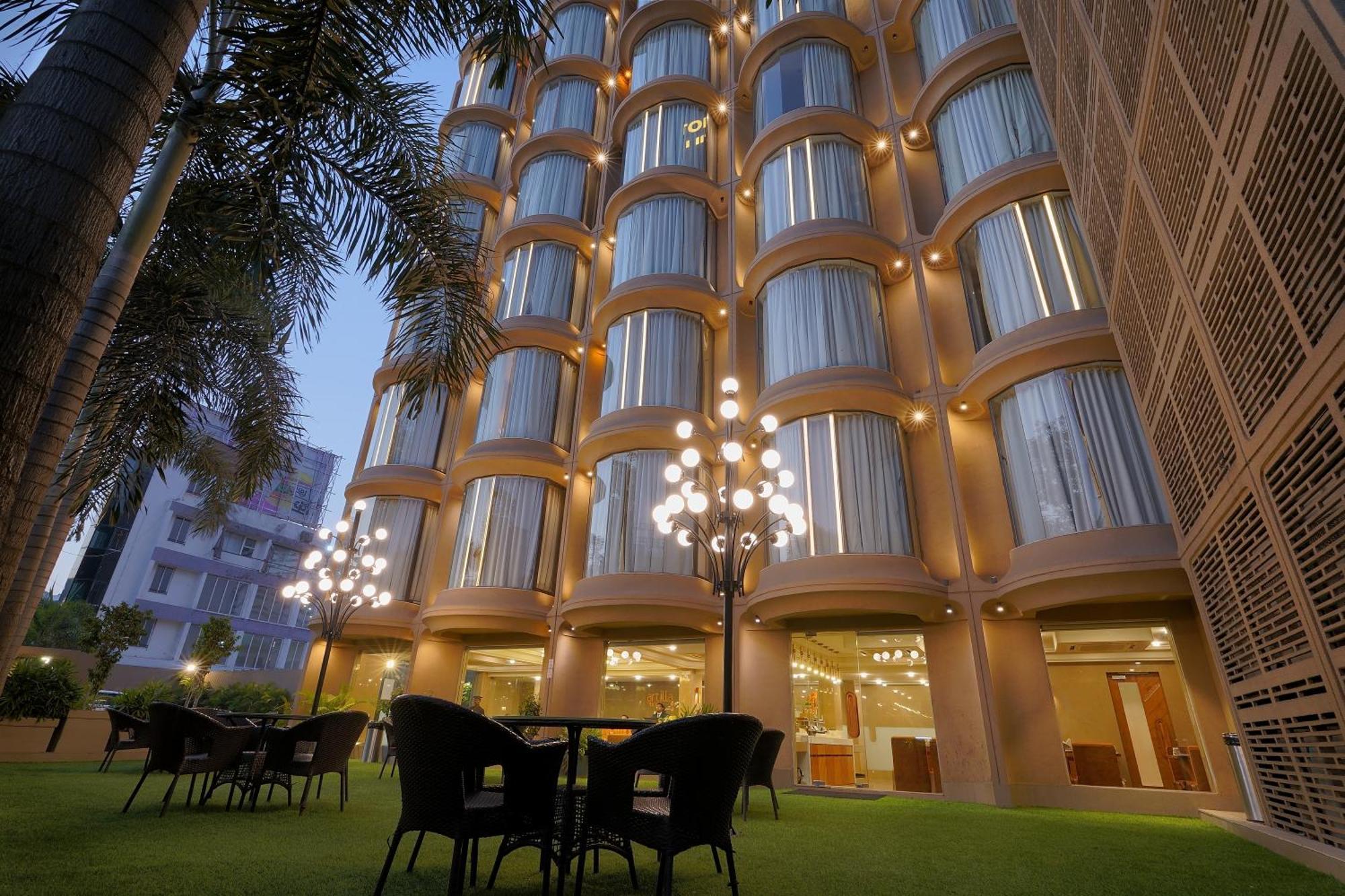 Artilla Inn Amhedabad Dış mekan fotoğraf