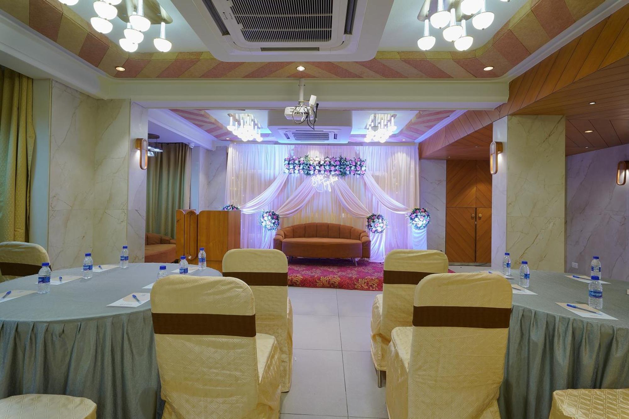 Artilla Inn Amhedabad Dış mekan fotoğraf