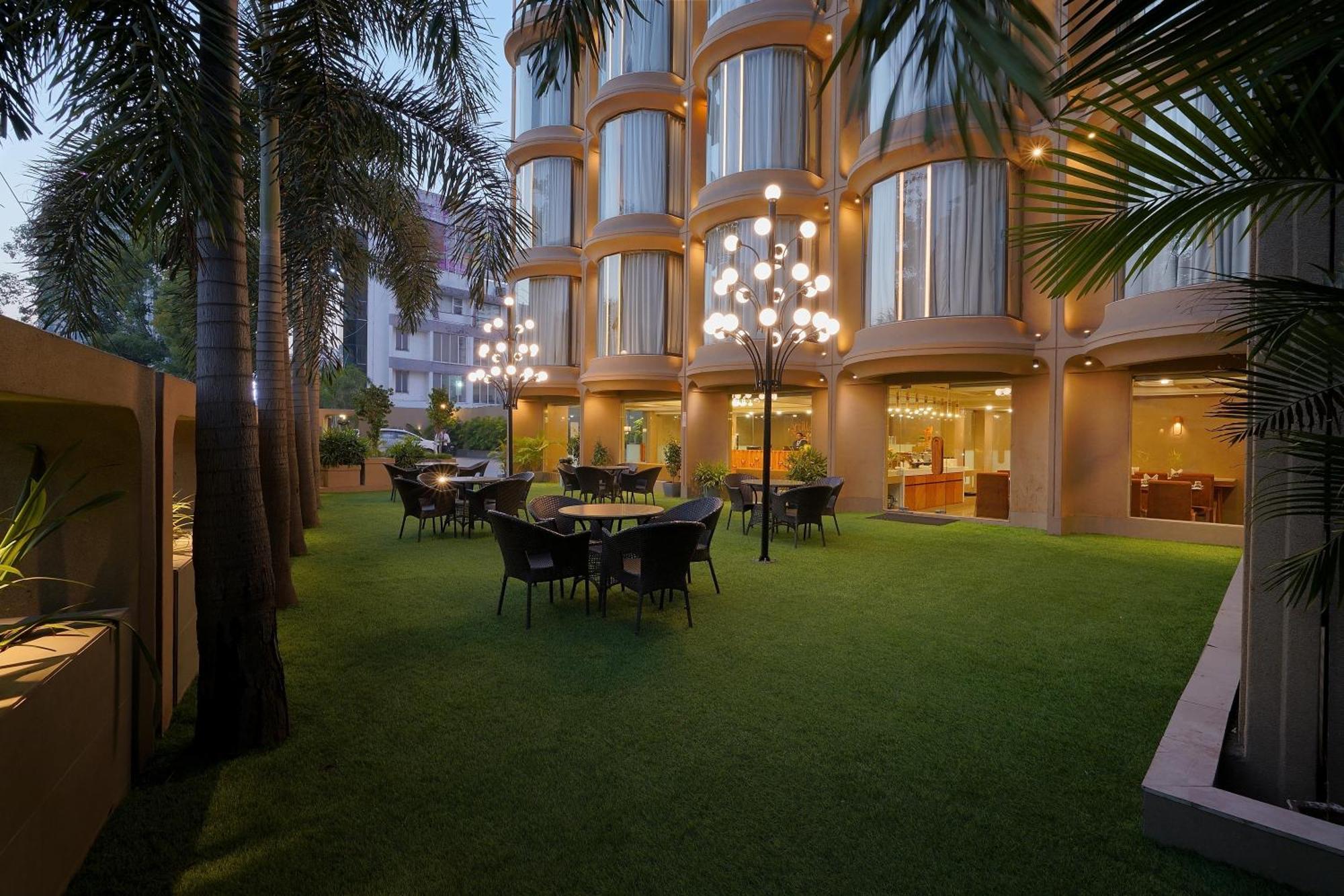 Artilla Inn Amhedabad Dış mekan fotoğraf
