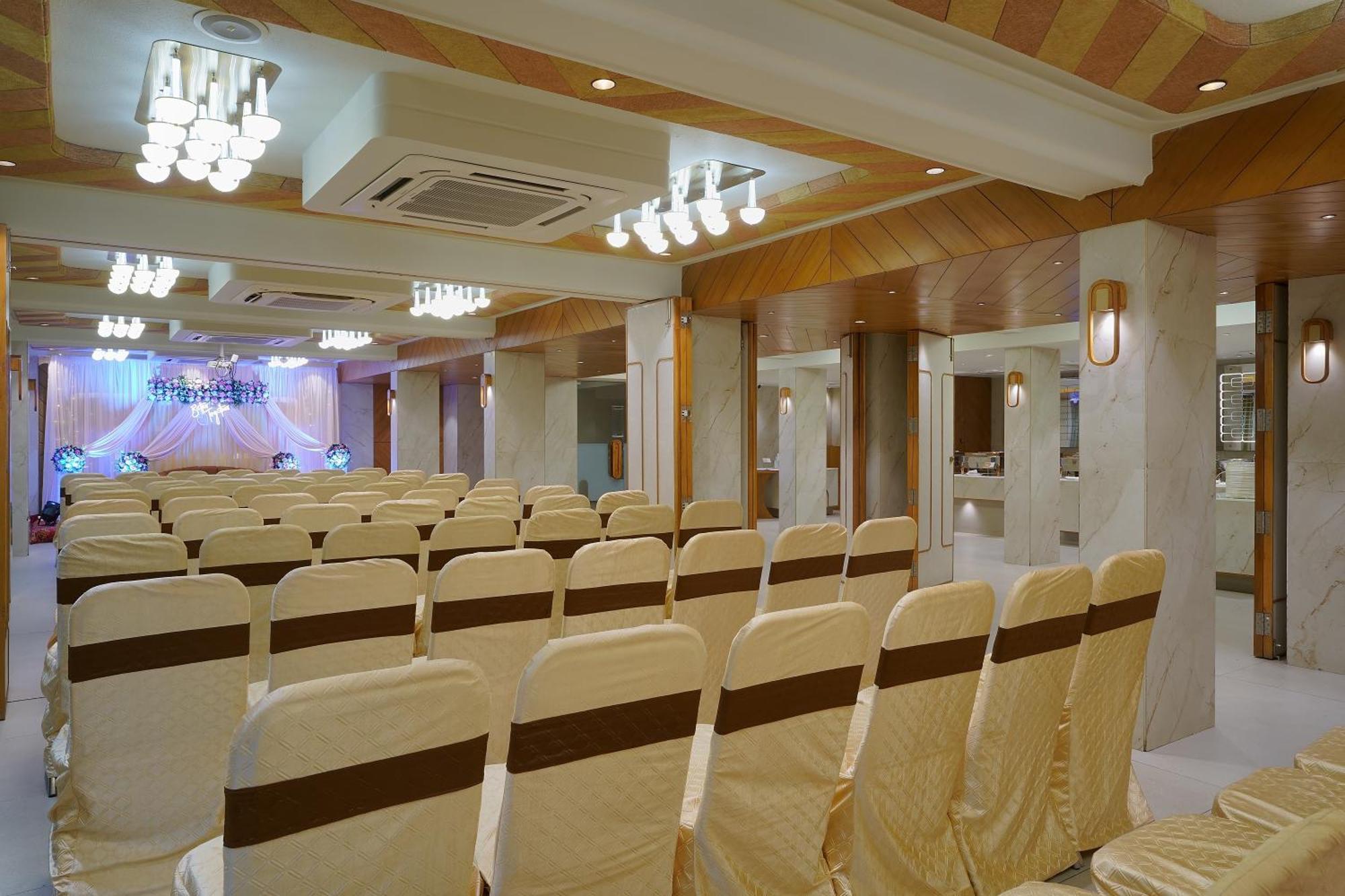 Artilla Inn Amhedabad Dış mekan fotoğraf
