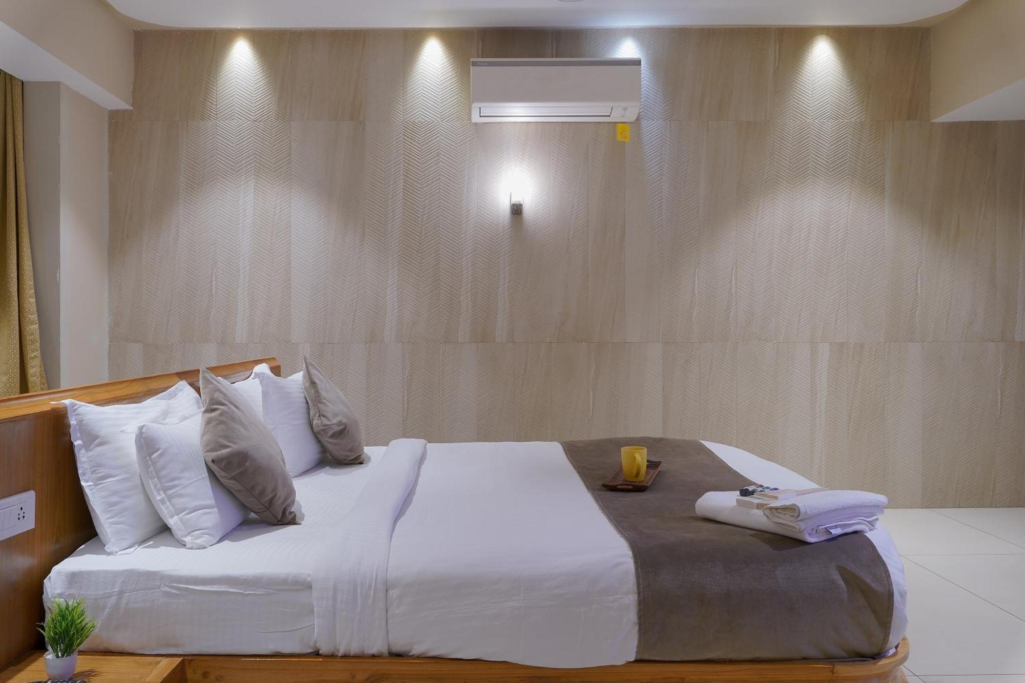Artilla Inn Amhedabad Dış mekan fotoğraf