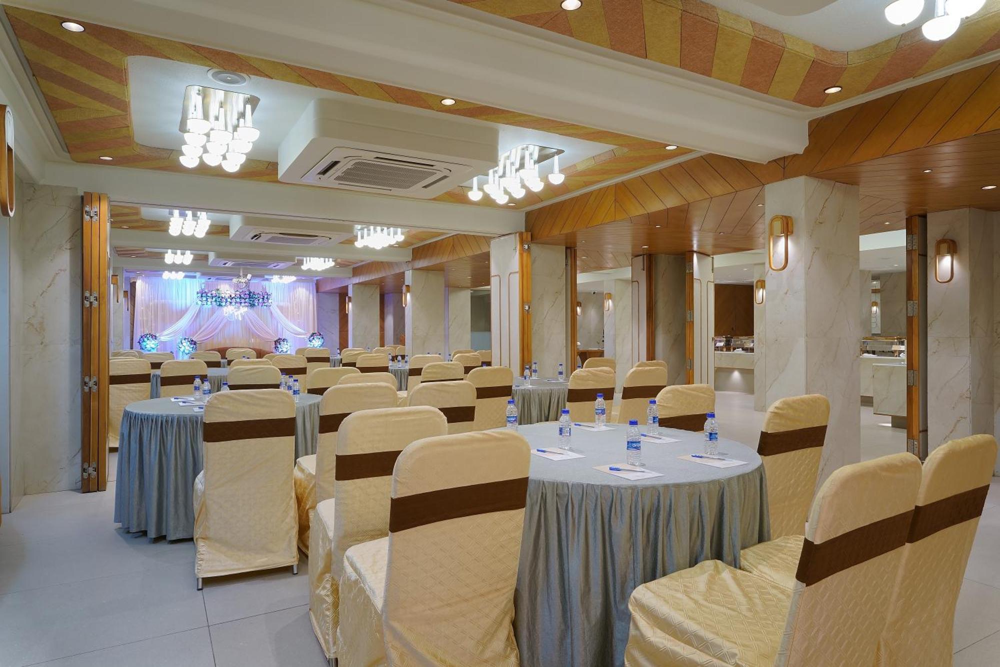 Artilla Inn Amhedabad Dış mekan fotoğraf