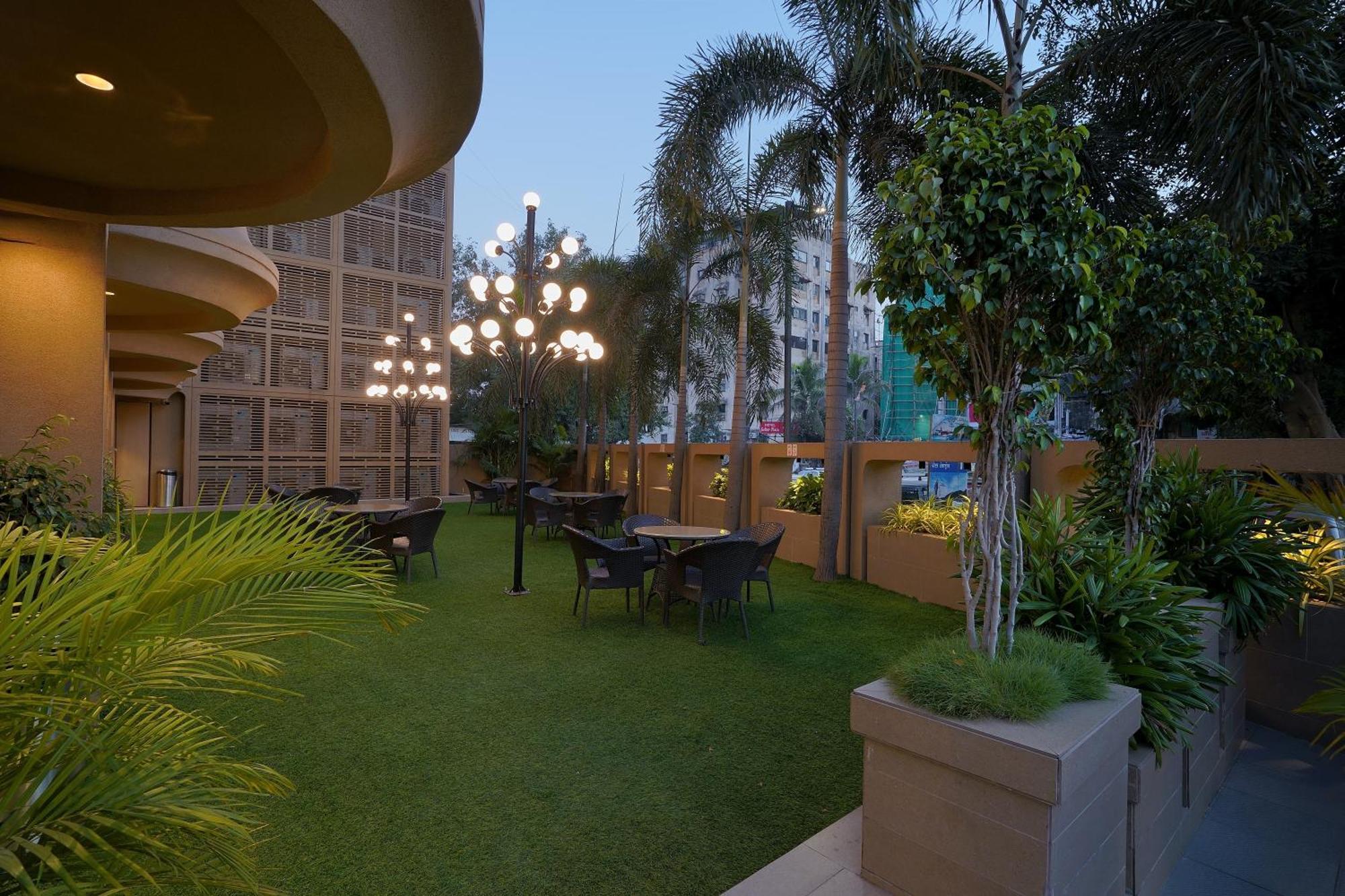 Artilla Inn Amhedabad Dış mekan fotoğraf