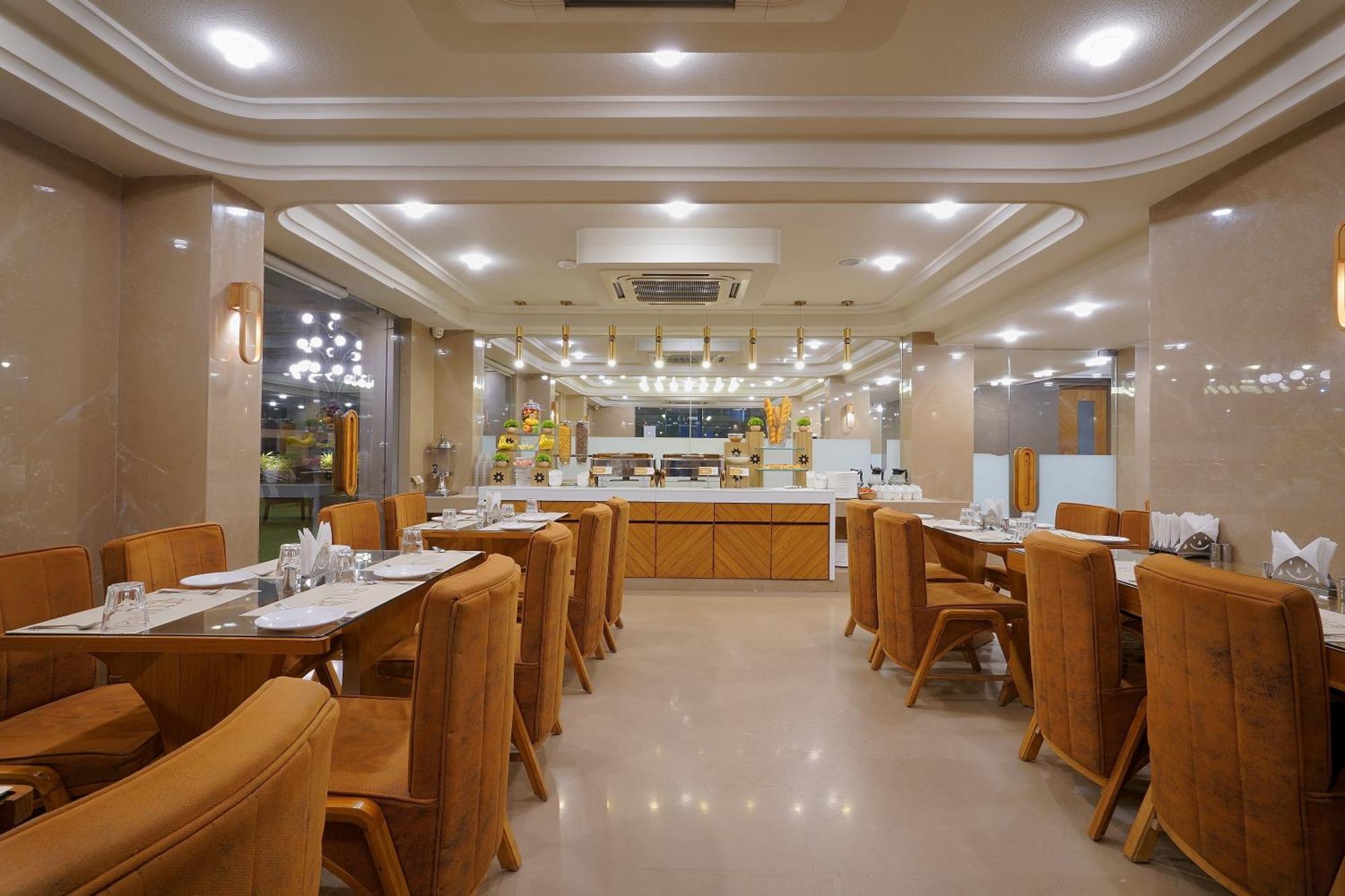 Artilla Inn Amhedabad Dış mekan fotoğraf