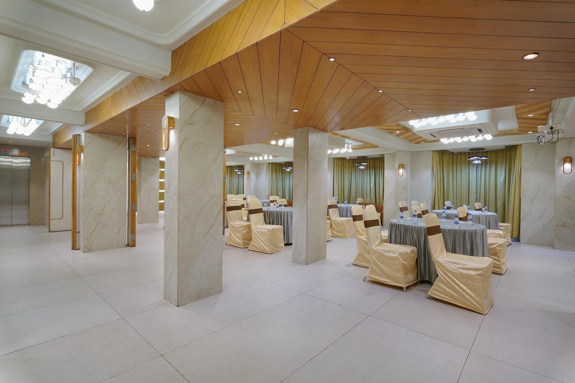 Artilla Inn Amhedabad Dış mekan fotoğraf